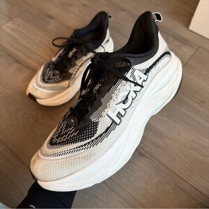 Hoka skyflow runners/sneakers- shoes